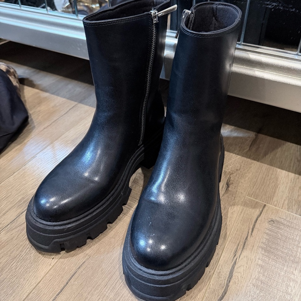 H&M Black Chunky Platform Lug Sole Ankle Boots – Size 38 (US 7.5)